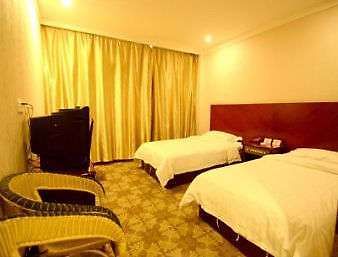 Super 8 By Wyndham Pingyao Railway Station Shun Cheng Lu Hotel Room photo